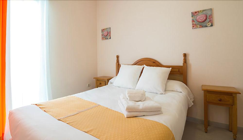 Mare Estepona Hotel Exterior photo