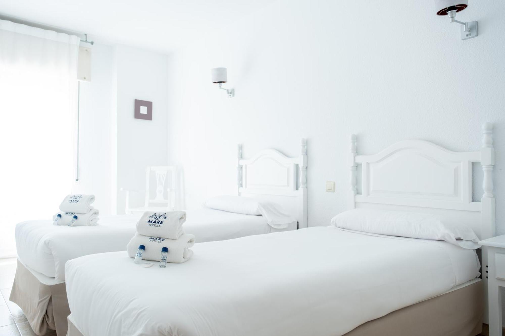 Mare Estepona Hotel Exterior photo