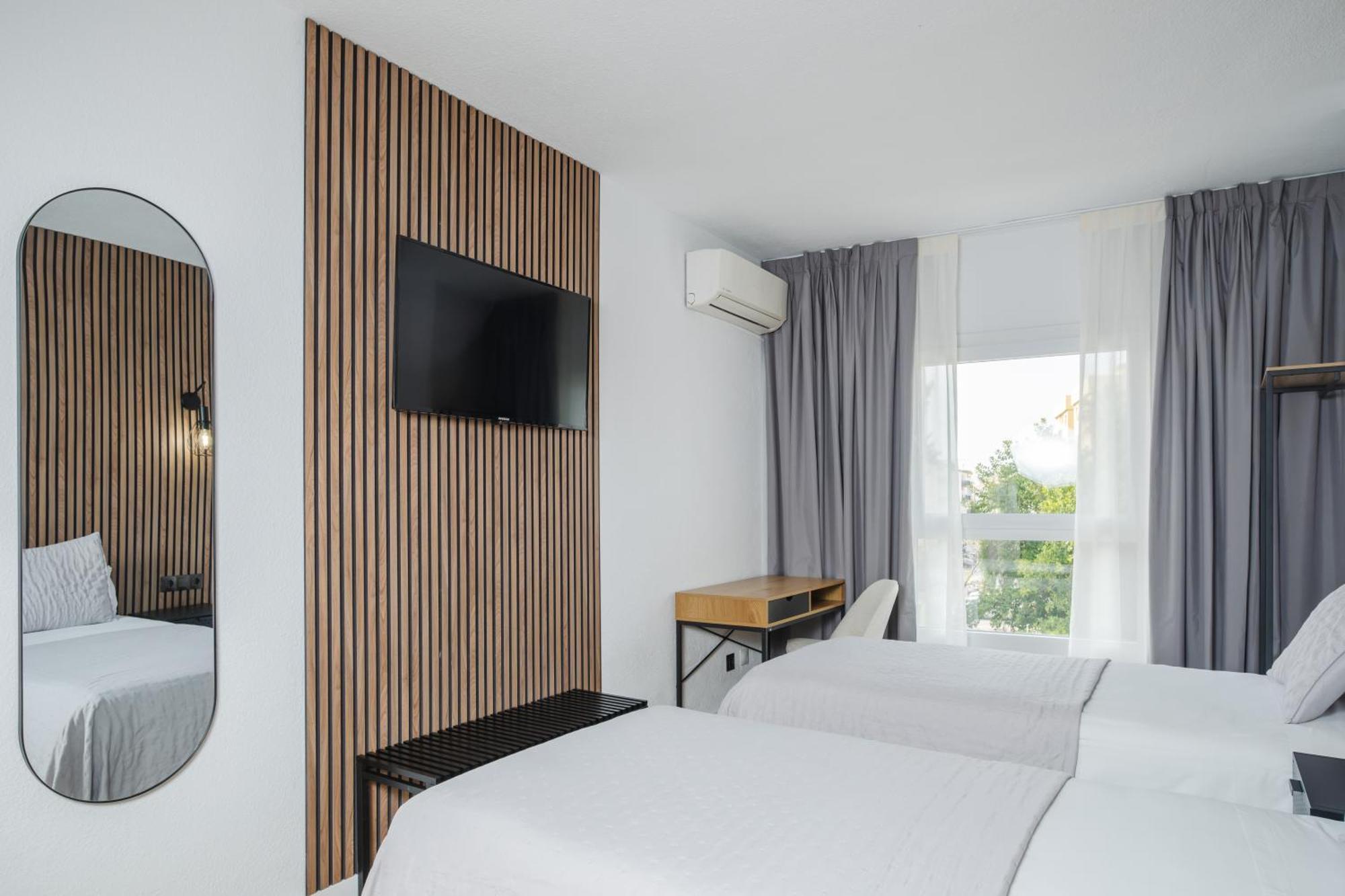 Mare Estepona Hotel Exterior photo