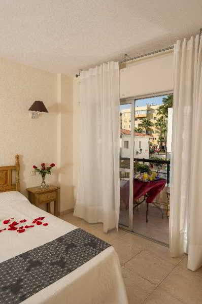 Mare Estepona Hotel Exterior photo